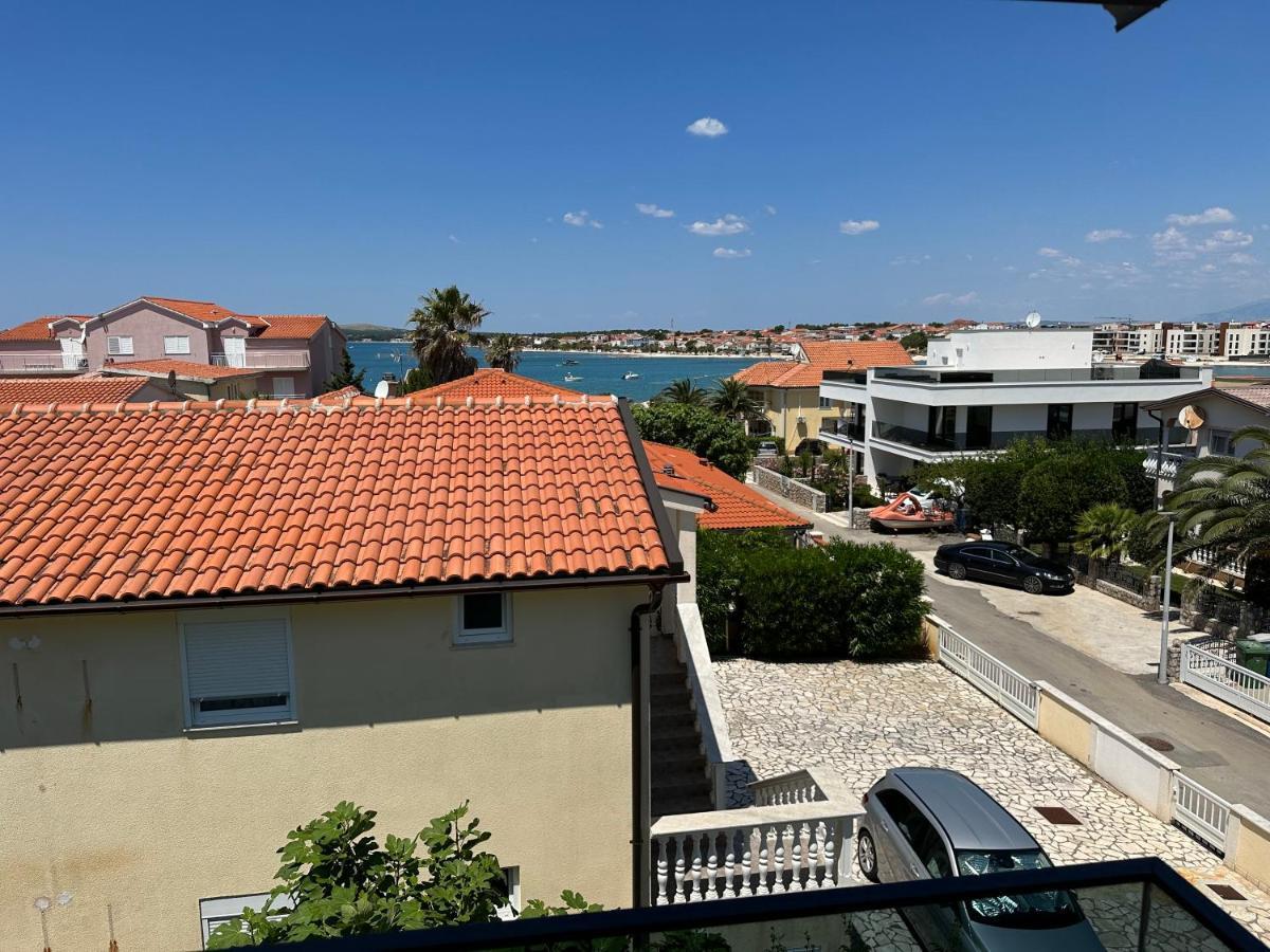 Apartment Vila Lina Vir Exterior photo
